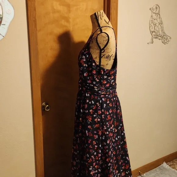 DB Studio, Floral Print Halter A Line Maxi Dress with Slit, Size 14 - Picture 6 of 8